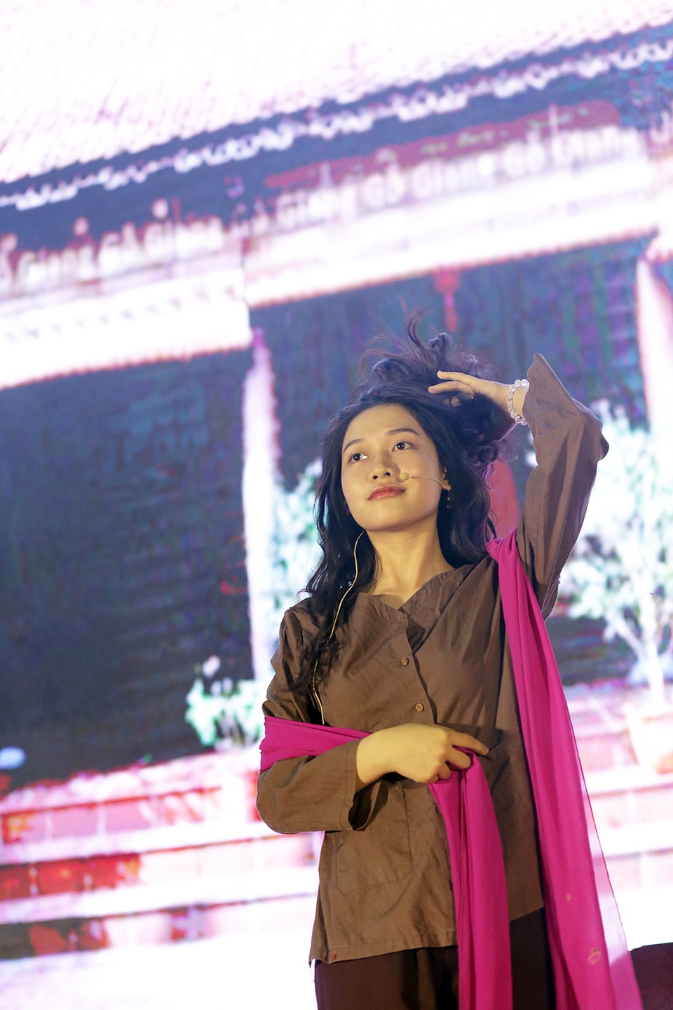 Nam thanh nữ tú ĐH Luật tổ chức đêm gala đón tân sinh viên - 1 Nam thanh nữ tú ĐH Luật tổ chức đêm gala đón tân sinh viên - 1