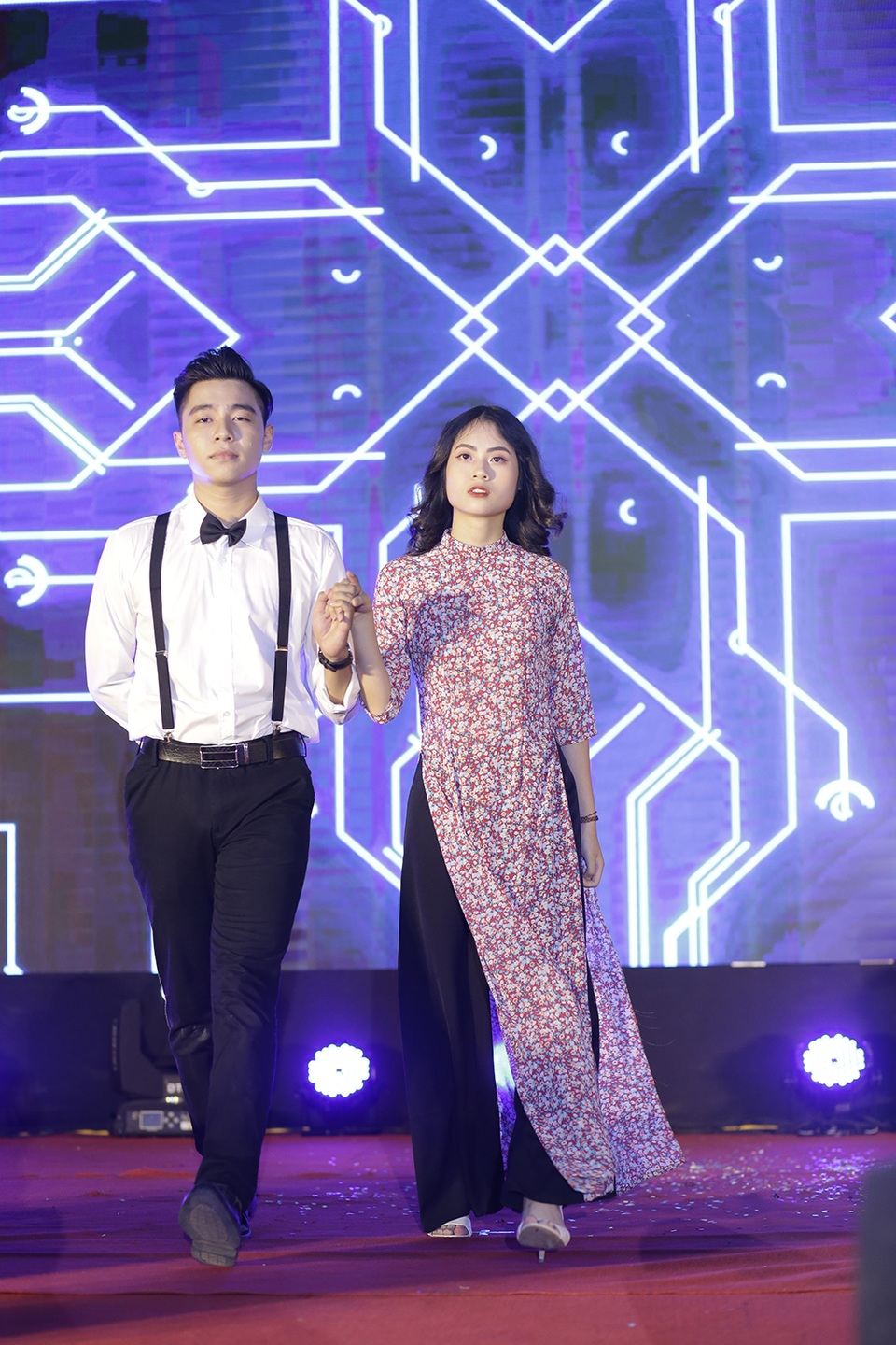 Nam thanh nữ tú ĐH Luật tổ chức đêm gala đón tân sinh viên - 3 Nam thanh nữ tú ĐH Luật tổ chức đêm gala đón tân sinh viên - 3