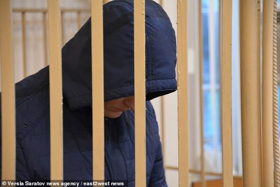 Nghi phạm bỏng rộp mông khi hỏi cung, 3 cảnh sát bị truy tố - 1 Nghi phạm bỏng rộp mông khi hỏi cung, 3 cảnh sát bị truy tố - 1