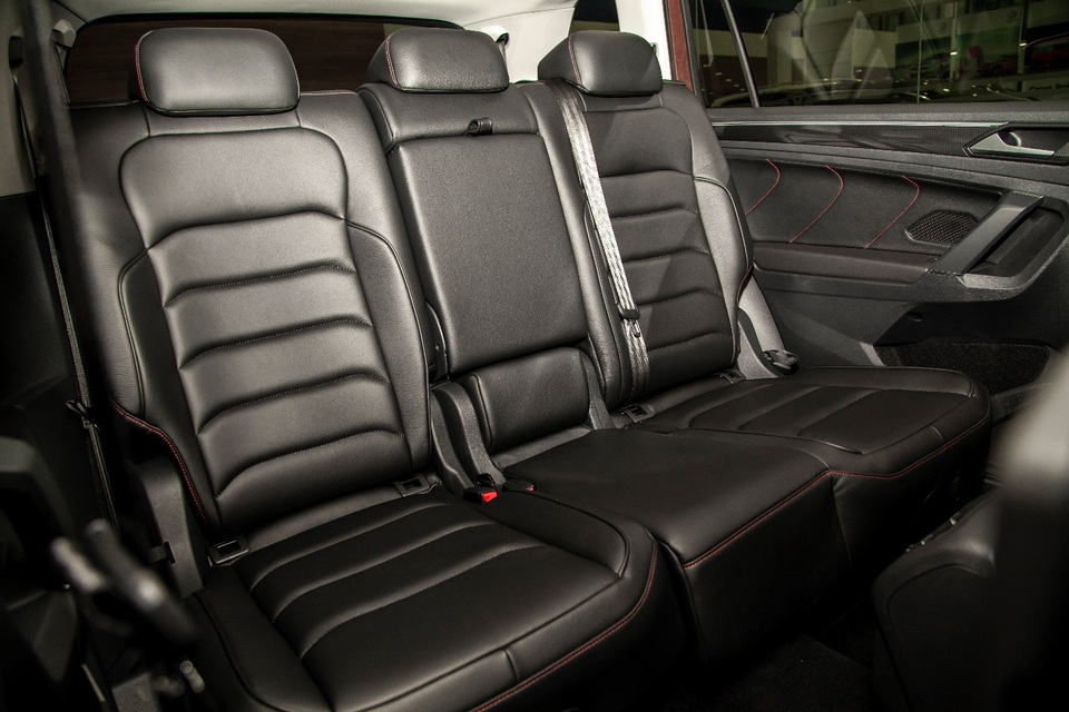 Tặng 1 năm bảo hiểm vật chất và bảo dưỡng khi mua VW Tiguan Allspace - 4 Tặng 1 năm bảo hiểm vật chất và bảo dưỡng khi mua VW Tiguan Allspace - 4