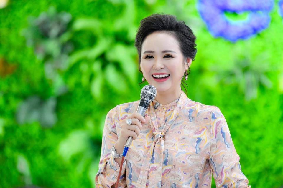 Một ngày trở lại làm cô giáo của Nữ hoàng Bùi Thanh Hương tại trường Đại học edX - 3 Một ngày trở lại làm cô giáo của Nữ hoàng Bùi Thanh Hương tại trường Đại học edX - 3
