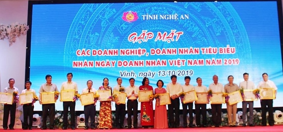 Doanh nghiệp giữ vị trí đặc biệt quan trọng trong phát triển kinh tế, xã hội - 1 Doanh nghiệp giữ vị trí đặc biệt quan trọng trong phát triển kinh tế, xã hội - 1