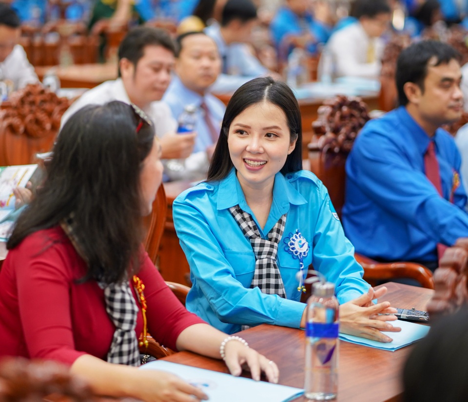 Hoa khôi Huỳnh Thúy Vi vào Ban chấp hành Hội Liên hiệp Thanh niên Cần Thơ - 9 Hoa khôi Huỳnh Thúy Vi vào Ban chấp hành Hội Liên hiệp Thanh niên Cần Thơ - 9