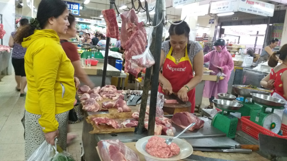 Giá thịt heo tăng sốc, cả người bán lẫn người mua đều kêu trời - 1 Giá thịt heo tăng sốc, cả người bán lẫn người mua đều kêu trời - 1