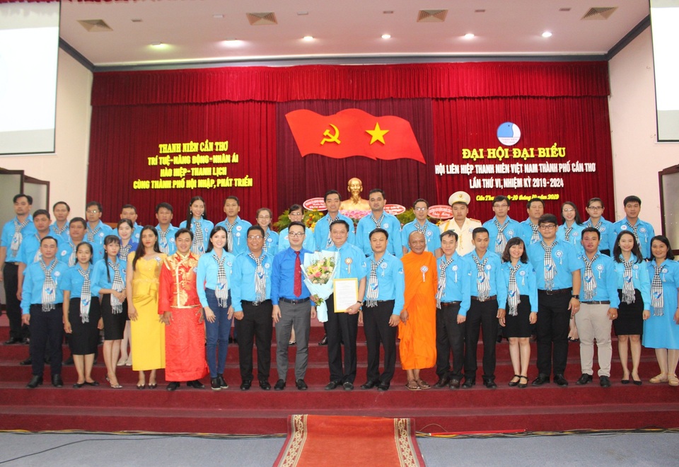 Hoa khôi Huỳnh Thúy Vi vào Ban chấp hành Hội Liên hiệp Thanh niên Cần Thơ - 1 Hoa khôi Huỳnh Thúy Vi vào Ban chấp hành Hội Liên hiệp Thanh niên Cần Thơ - 1