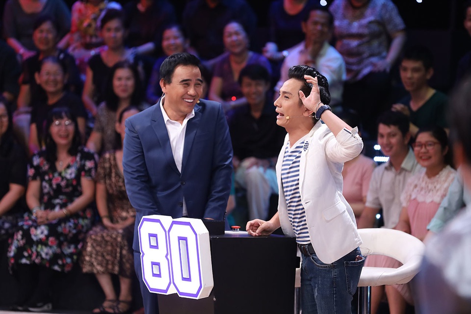 MC Quyền Linh: “Tôi từng phải đi bán bánh đúc, bánh lọt, rao khản cả cổ” - 1 MC Quyền Linh: “Tôi từng phải đi bán bánh đúc, bánh lọt, rao khản cả cổ” - 1