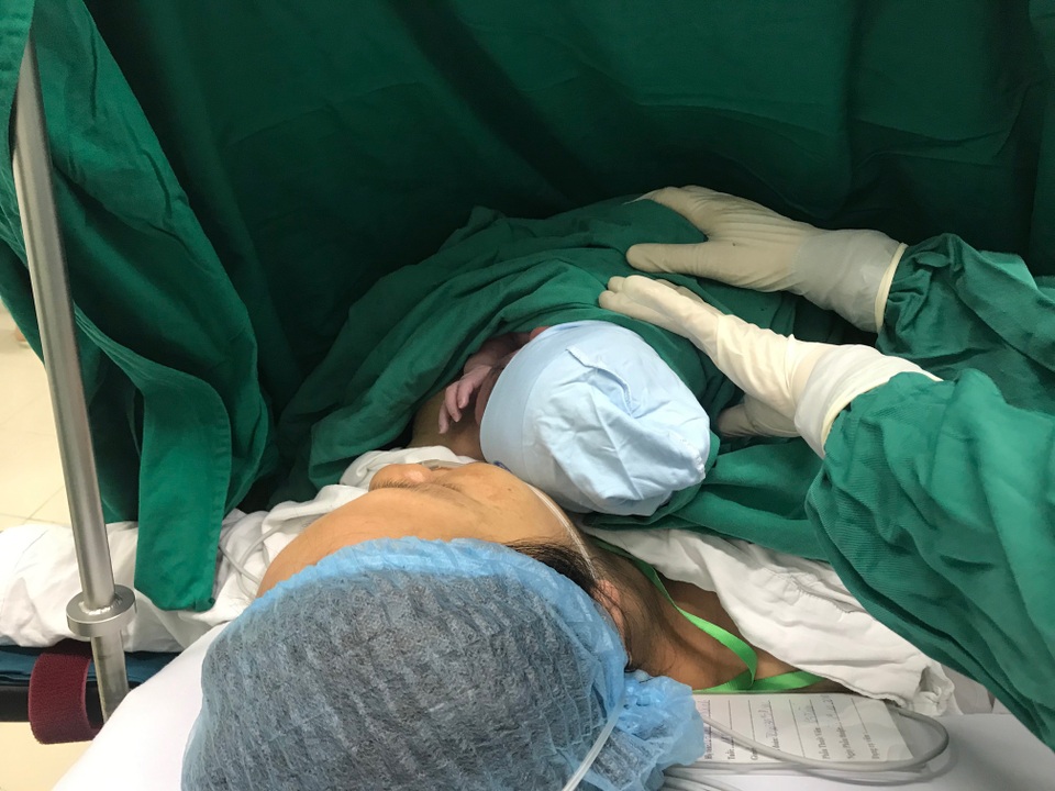 Tắc vòi trứng, không cần thụ tinh ống nghiệm vẫn mang thai tự nhiên - 1 Tắc vòi trứng, không cần thụ tinh ống nghiệm vẫn mang thai tự nhiên - 1