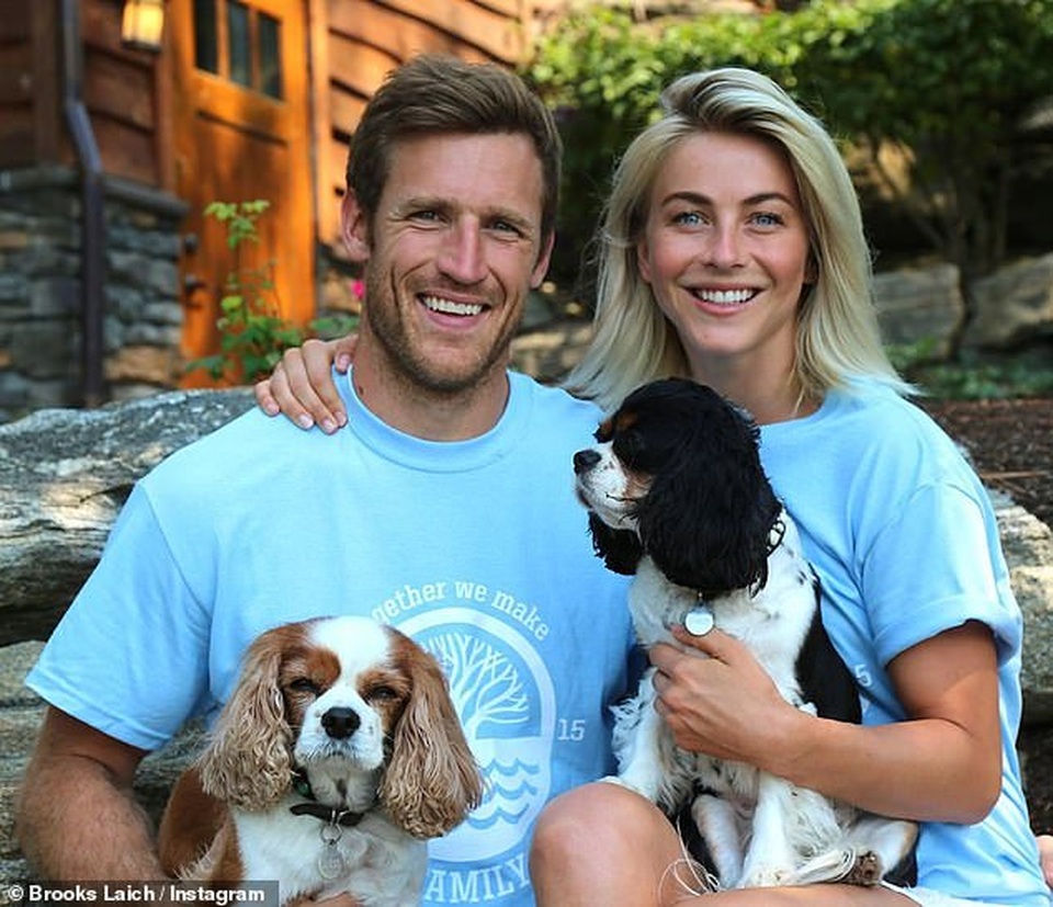 Julianne Hough đau buồn khi mất 2 cún cưng - 2 Julianne Hough đau buồn khi mất 2 cún cưng - 2