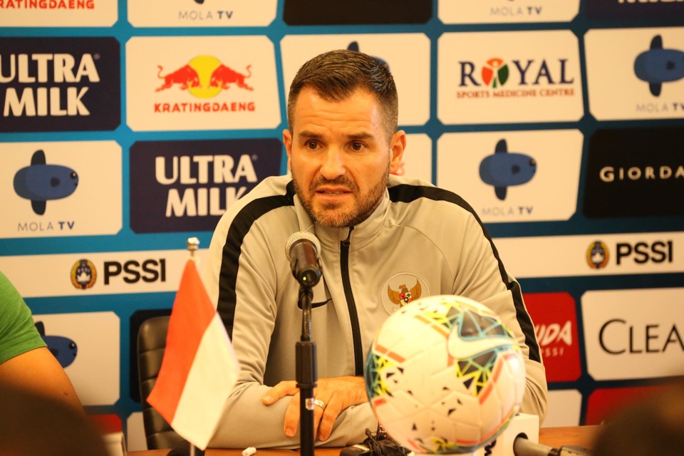 HLV McMenemy: “Indonesia sẽ lấy lại tinh thần để đối đầu đội tuyển Việt Nam” - 1 HLV McMenemy: “Indonesia sẽ lấy lại tinh thần để đối đầu đội tuyển Việt Nam” - 1