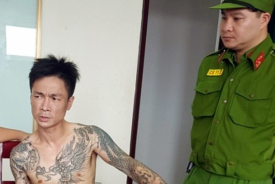 Hà Nội: Tạm giữ hình sự gã nghiện dùng kéo khống chế nữ điều dưỡng - 1