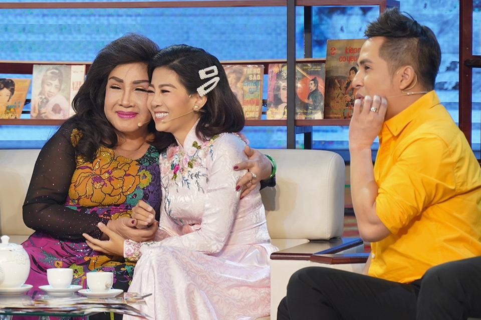 NSND Lệ Thuỷ khuyên sao trẻ “làm nghề tử tế, đừng đạp người khác để đạt mục đích” - 1 NSND Lệ Thuỷ khuyên sao trẻ “làm nghề tử tế, đừng đạp người khác để đạt mục đích” - 1