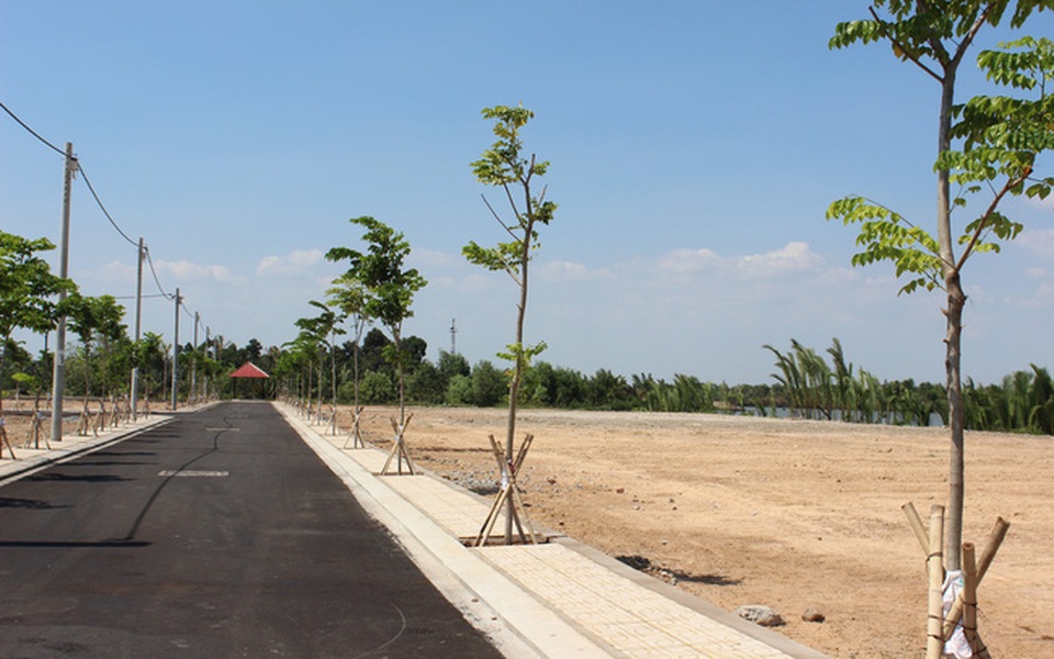Lại đề xuất đánh thuế theo cơn sốt nóng, sốt lạnh của thị trường địa ốc - 1 Lại đề xuất đánh thuế theo cơn sốt nóng, sốt lạnh của thị trường địa ốc - 1