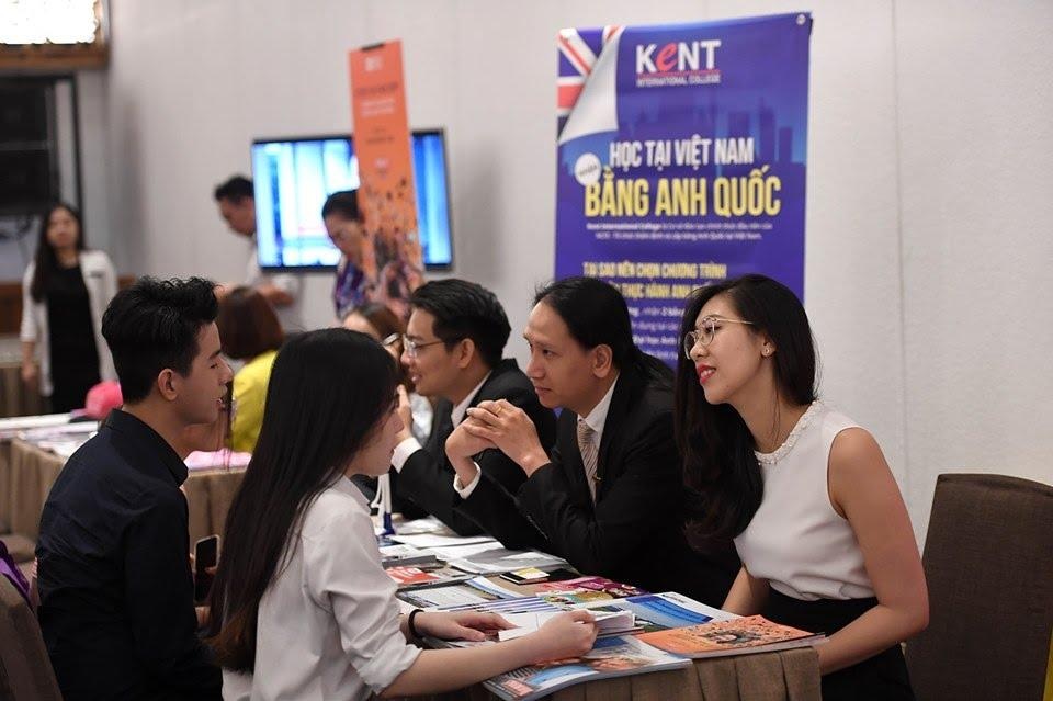 Giới trẻ rủ nhau tham gia Triển lãm giáo dục Vương quốc Anh 2019 - 5 Giới trẻ rủ nhau tham gia Triển lãm giáo dục Vương quốc Anh 2019 - 5