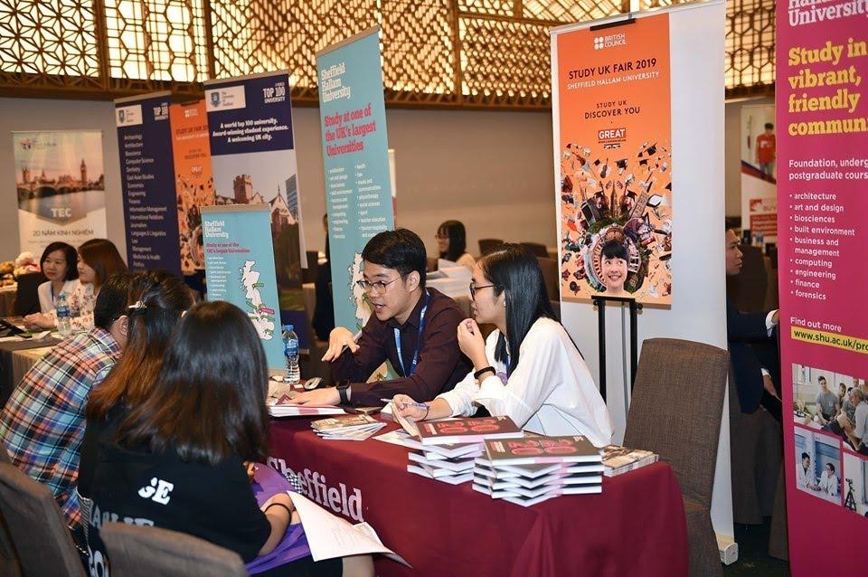 Giới trẻ rủ nhau tham gia Triển lãm giáo dục Vương quốc Anh 2019 - 8 Giới trẻ rủ nhau tham gia Triển lãm giáo dục Vương quốc Anh 2019 - 8