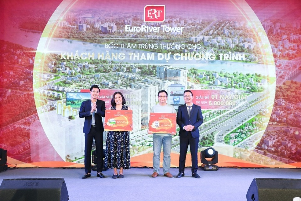 BĐS Đông Bắc Thủ đô “dậy sóng” ngày đầu ra mắt tòa căn hộ cao cấp Euro River Tower - 4 BĐS Đông Bắc Thủ đô “dậy sóng” ngày đầu ra mắt tòa căn hộ cao cấp Euro River Tower - 4