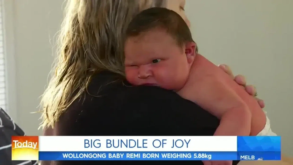 Chưa đủ ngày đủ tháng, em bé nặng xấp xỉ 6 kg chào đời - 1