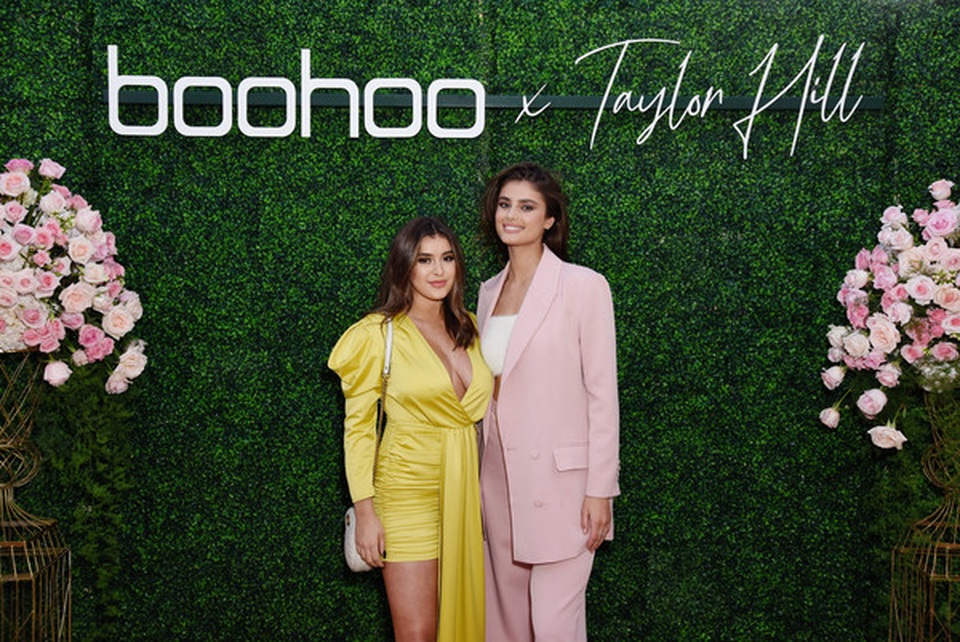 Thiên thần nội y thanh lịch với vest hồng - 6