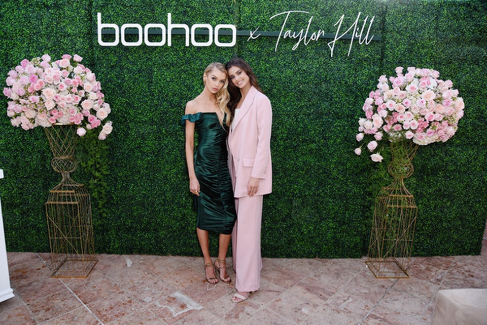 Thiên thần nội y thanh lịch với vest hồng - 3