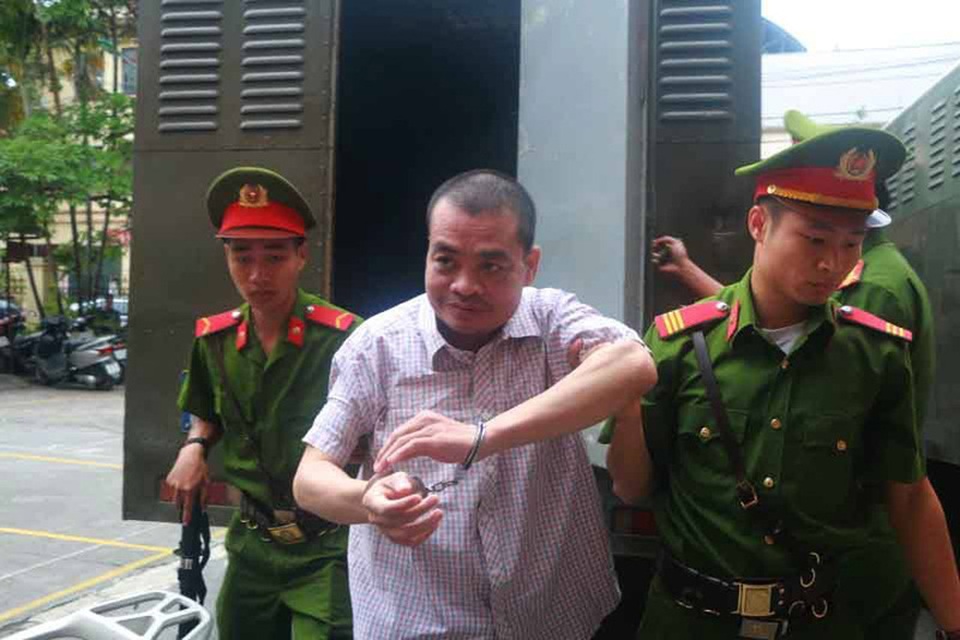 Hôm nay 2 cựu Phó Giám đốc Sở GDĐT hầu tòa vụ gian lận điểm thi ở Hà Giang - 3 Hôm nay 2 cựu Phó Giám đốc Sở GDĐT hầu tòa vụ gian lận điểm thi ở Hà Giang - 3