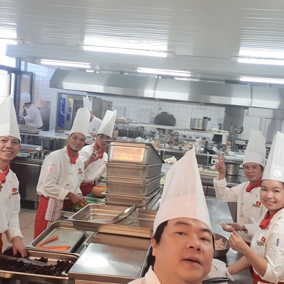 Chân dung bếp trưởng mang ẩm thực Huế ra thế giới - 8