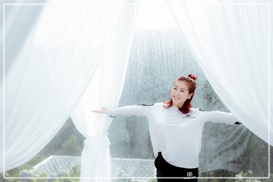 Kiều Linh: Không vì tiền bạc mà đánh đổi hạnh phúc gia đình - 4 Kiều Linh: Không vì tiền bạc mà đánh đổi hạnh phúc gia đình - 4