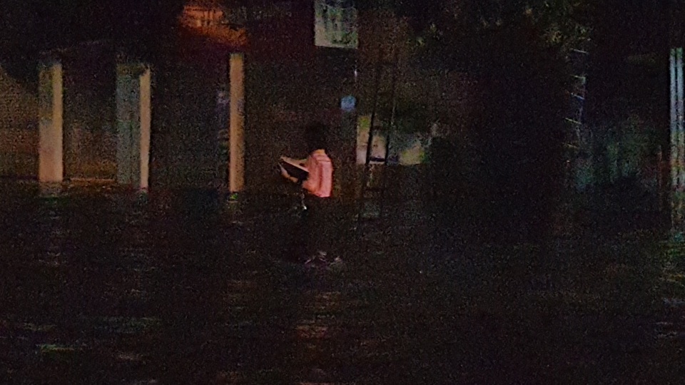 Hàng loạt tuyến đường ở Thành phố Hà Tĩnh, Vinh chìm trong “biển nước” - 14 Hàng loạt tuyến đường ở Thành phố Hà Tĩnh, Vinh chìm trong “biển nước” - 14