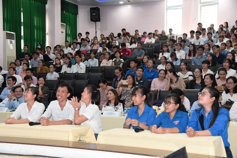Bộ GD-ĐT kêu gọi học sinh, sinh viên học ngoại ngữ - 2 Bộ GD-ĐT kêu gọi học sinh, sinh viên học ngoại ngữ - 2