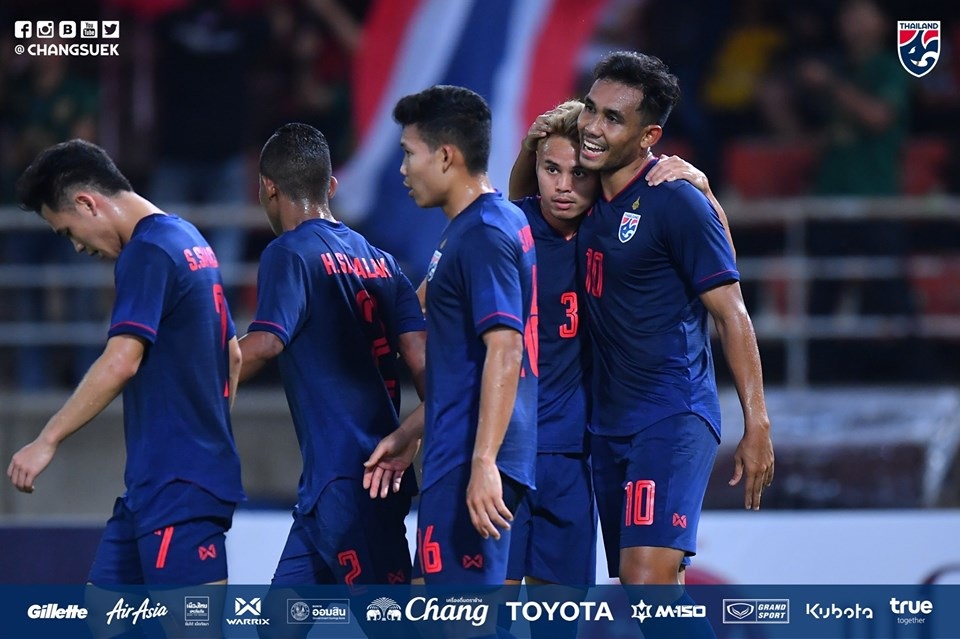 Thái Lan 2-1 UAE: Chiến thắng ấn tượng của Voi chiến - 2 Thái Lan 2-1 UAE: Chiến thắng ấn tượng của Voi chiến - 2