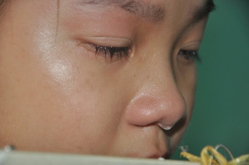 Bé gái nghẹn ngào: Cháu cũng muốn đi làm từ thiện! - 2 Bé gái nghẹn ngào: Cháu cũng muốn đi làm từ thiện! - 2