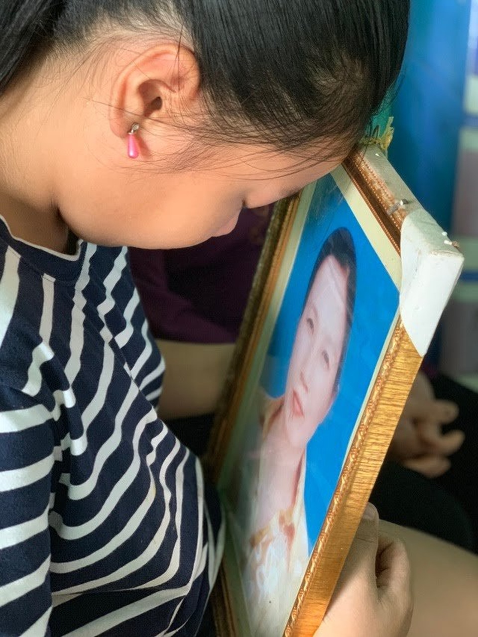 Bé gái nghẹn ngào: Cháu cũng muốn đi làm từ thiện! - 4 Bé gái nghẹn ngào: Cháu cũng muốn đi làm từ thiện! - 4