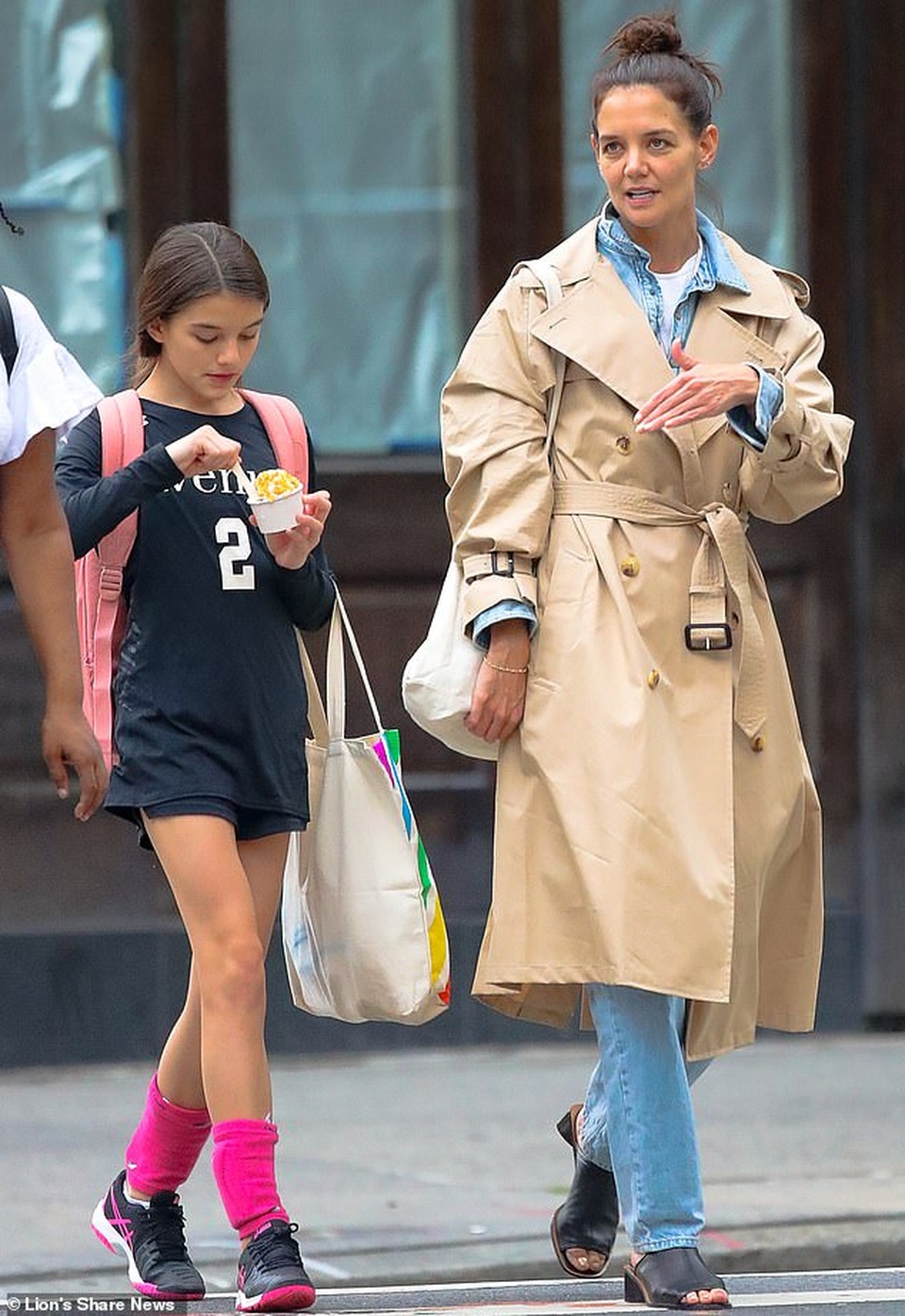 Con gái Tom Cruise càng lớn càng xinh đẹp - 4 Con gái Tom Cruise càng lớn càng xinh đẹp - 4