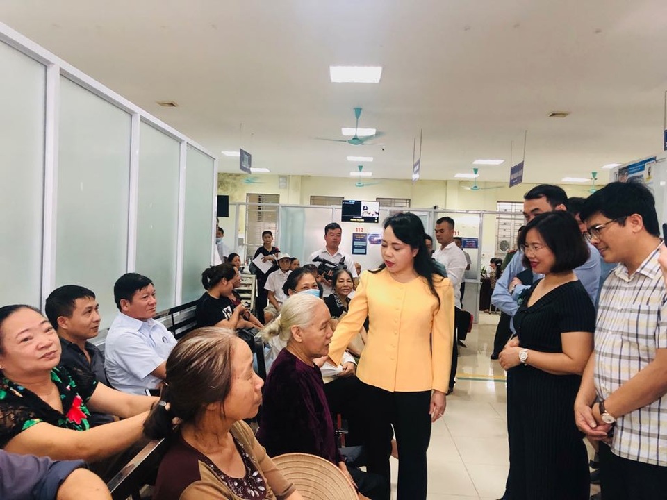 Bộ trưởng Y tế xúc động trong chuyến công tác cuối cùng trên cương vị bộ trưởng - 4 Bộ trưởng Y tế xúc động trong chuyến công tác cuối cùng trên cương vị bộ trưởng - 4