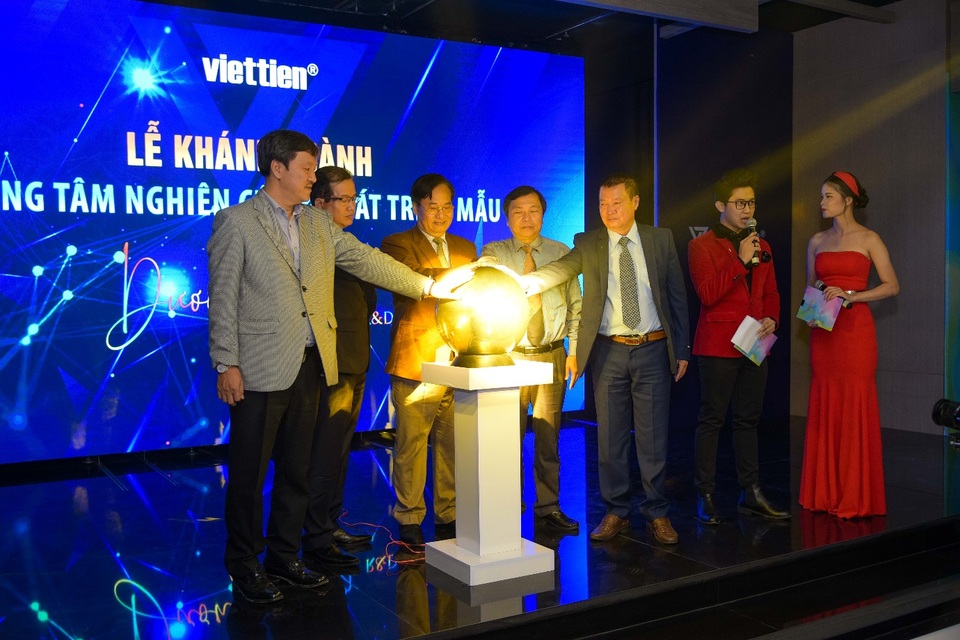 Khánh thành Trung tâm nghiên cứu và phát triển mẫu Dương Long RD - 5 Khánh thành Trung tâm nghiên cứu và phát triển mẫu Dương Long RD - 5