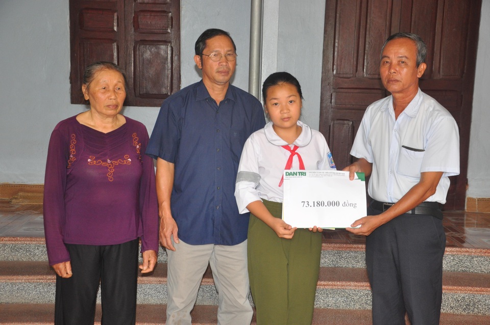 Bé gái nghẹn ngào: Cháu cũng muốn đi làm từ thiện! - 5 Bé gái nghẹn ngào: Cháu cũng muốn đi làm từ thiện! - 5