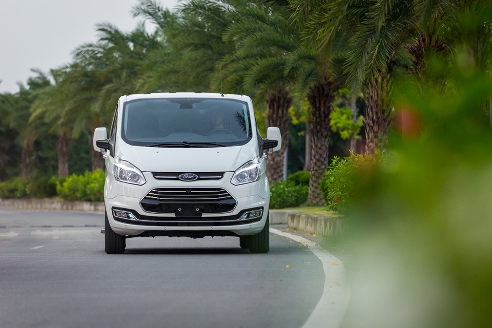 Ford Tourneo - Hai thập kỷ đồng hành cùng doanh nhân thành đạt - 1