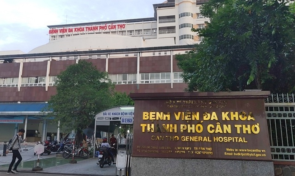 Cần Thơ: Bệnh nhân bị tai nạn giao thông nhảy lầu tự tử - 1 Cần Thơ: Bệnh nhân bị tai nạn giao thông nhảy lầu tự tử - 1