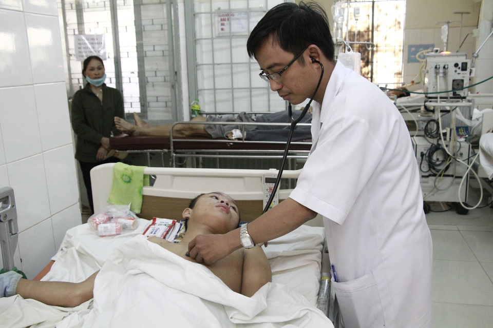Ba mẹ con nhập viện do ngộ độc thịt cóc - 1 Ba mẹ con nhập viện do ngộ độc thịt cóc - 1