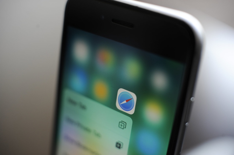 iPhone âm thầm gửi dữ liệu duyệt web của người dùng cho công ty Trung Quốc - 1 iPhone âm thầm gửi dữ liệu duyệt web của người dùng cho công ty Trung Quốc - 1