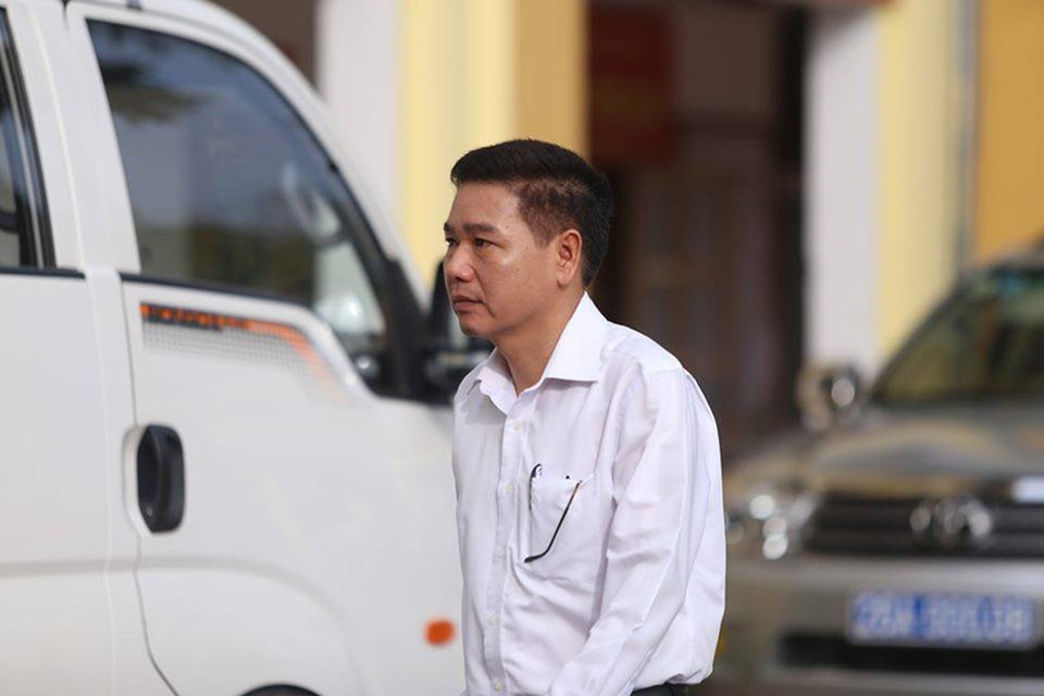 Cựu Phó Giám đốc Sở GDĐT cùng 7 bị cáo hầu toà vụ gian lận thi cử ở Sơn La - 1 Cựu Phó Giám đốc Sở GDĐT cùng 7 bị cáo hầu toà vụ gian lận thi cử ở Sơn La - 1