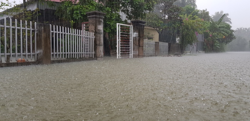 40 năm qua chưa từng chứng kiến trận ngập lụt kinh hoàng như thế - 5