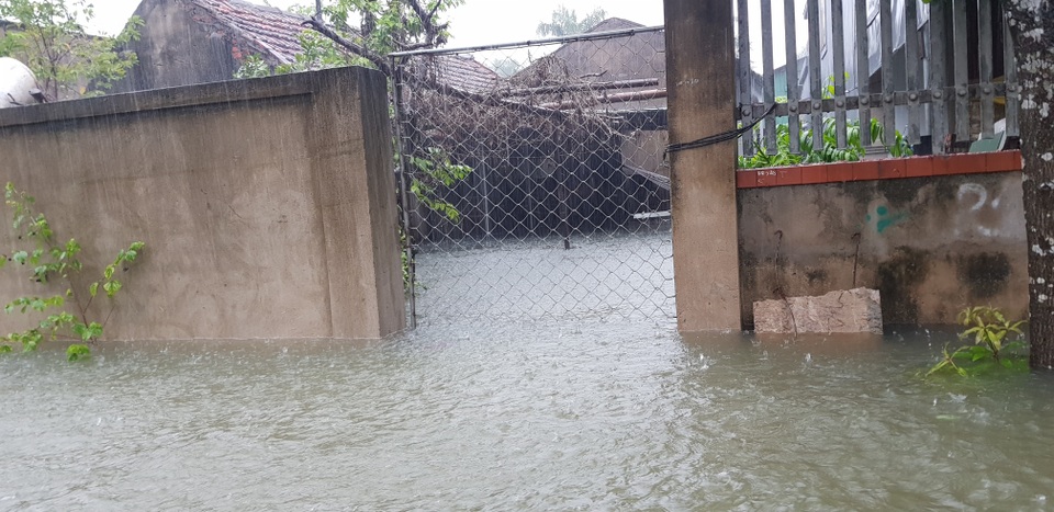 40 năm qua chưa từng chứng kiến trận ngập lụt kinh hoàng như thế - 7