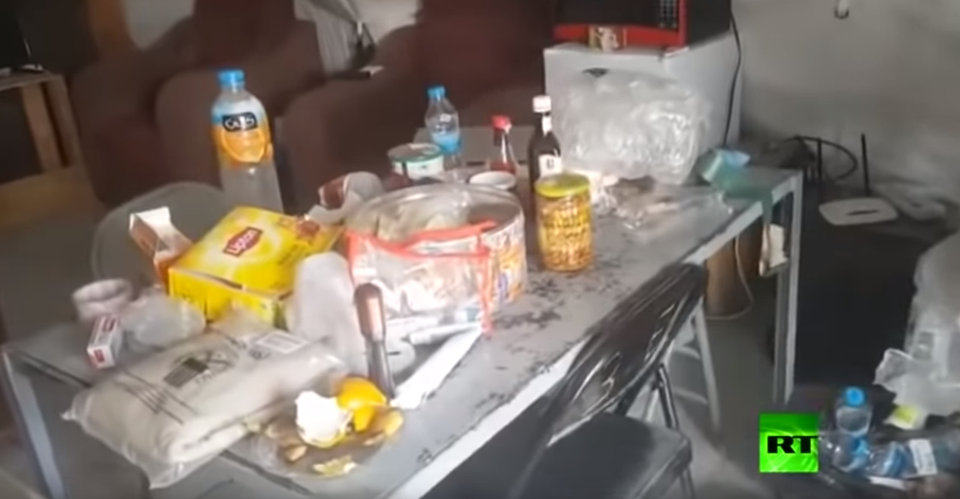 Bên trong căn cứ Mỹ bỏ lại sau khi bất ngờ rút quân khỏi bắc Syria - 1 Bên trong căn cứ Mỹ bỏ lại sau khi bất ngờ rút quân khỏi bắc Syria - 1