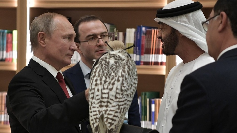 Ông Putin được chào đón hoành tráng chưa từng có tại UAE - 2