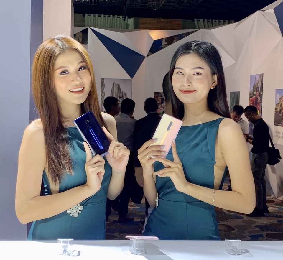 Oppo Reno2 và Reno2F trình làng tại Việt Nam với 4 camera sau, quay video xóa phông, giá từ 9 triệu đồng - 1 Oppo Reno2 và Reno2F trình làng tại Việt Nam với 4 camera sau, quay video xóa phông, giá từ 9 triệu đồng - 1