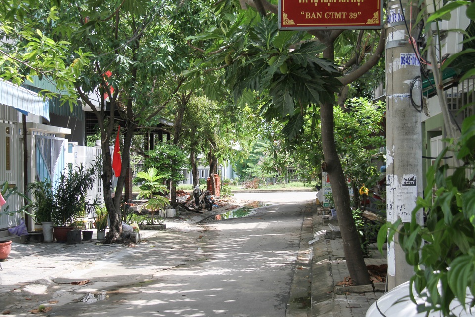 Nhiều tuyến đường nhỏ hẹp trong khu dân cư gây khó khăn cho người dân tại Đà Nẵng - 2 Nhiều tuyến đường nhỏ hẹp trong khu dân cư gây khó khăn cho người dân tại Đà Nẵng - 2