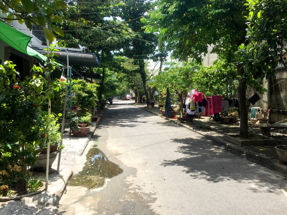 Nhiều tuyến đường nhỏ hẹp trong khu dân cư gây khó khăn cho người dân tại Đà Nẵng - 4 Nhiều tuyến đường nhỏ hẹp trong khu dân cư gây khó khăn cho người dân tại Đà Nẵng - 4