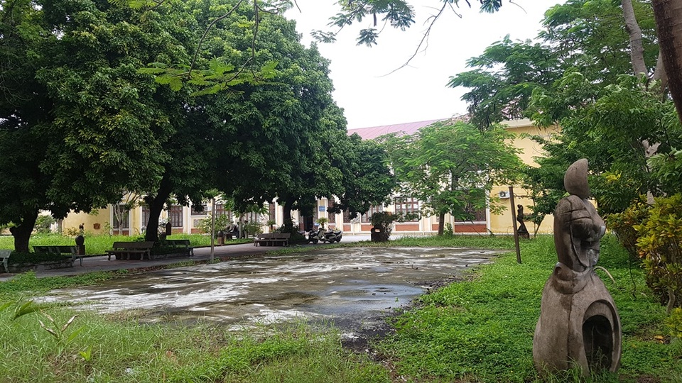 Hàng chục giảng viên, cán bộ trường ĐH Nghệ thuật, ĐH Huế bị chấm dứt hợp đồng - 4 Hàng chục giảng viên, cán bộ trường ĐH Nghệ thuật, ĐH Huế bị chấm dứt hợp đồng - 4