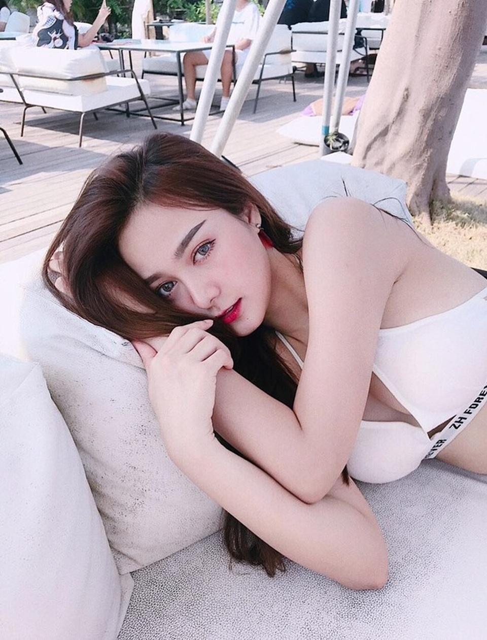 Hot girl Thái Lan quyến rũ hơn khi đổi style không mặc đồng phục - 7 Hot girl Thái Lan quyến rũ hơn khi đổi style không mặc đồng phục - 7