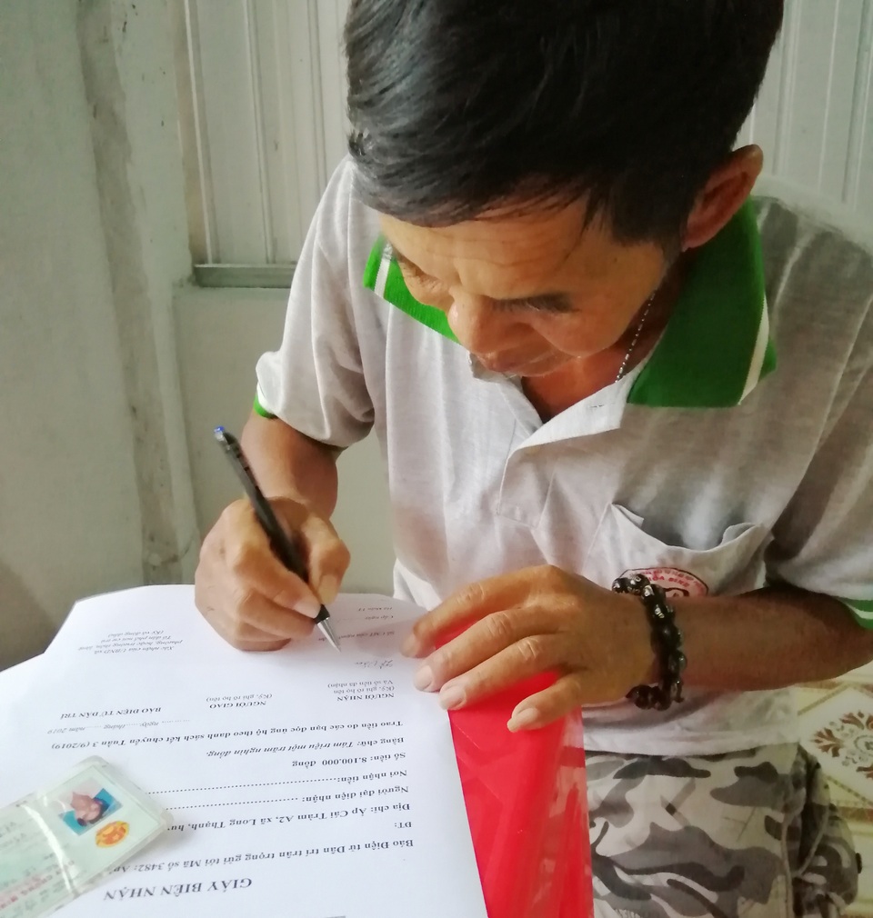 Bạn đọc Dân trí xây nhà tặng người cha cảnh gà trống bệnh tật nuôi con tật nguyền - 3 Bạn đọc Dân trí xây nhà tặng người cha cảnh gà trống bệnh tật nuôi con tật nguyền - 3