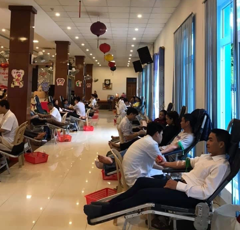 Quảng Bình: Hơn 600 cán bộ, đoàn viên thanh niên tham gia hiến máu cứu người - 3 Quảng Bình: Hơn 600 cán bộ, đoàn viên thanh niên tham gia hiến máu cứu người - 3